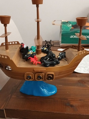 Pirate Balance Ship game like new