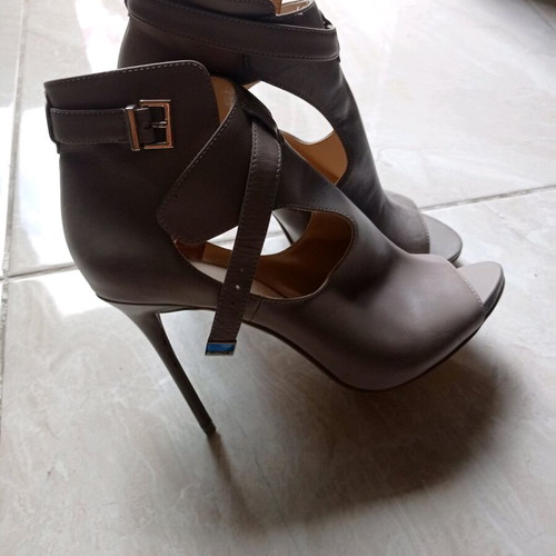 Zara leather peep toe sandals like new, elephant gray, size 41