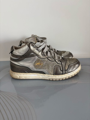 Puma Rudolf Dassler Schuhfabrik athletic shoes used, size 38, gold and silver