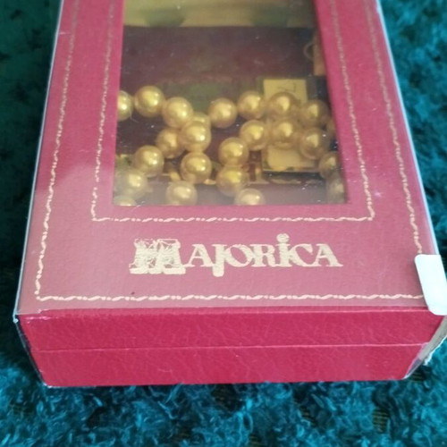 Majorica pearl necklace 7mm like new with certificates