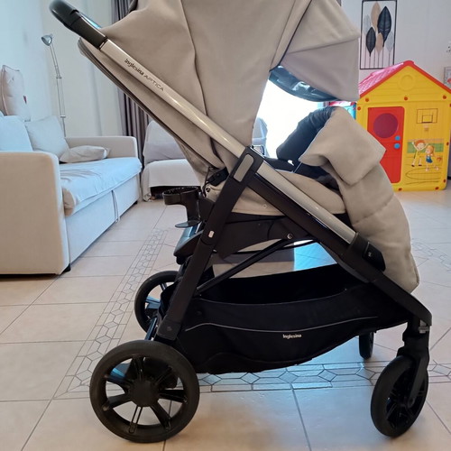 Inglesina Aptica Baby Stroller like new, Silk Grey Black Chassis