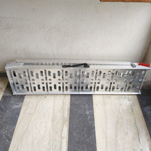 Aluminum ramp foldable 2260x305 cm with adjustable supports