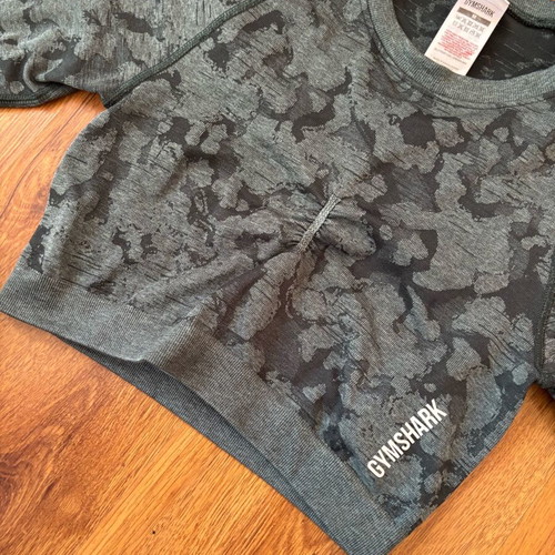 Gymshark Adapt Camo women's long sleeve sports top new, size M