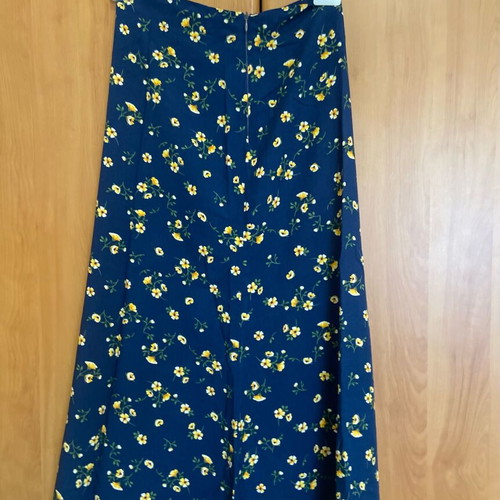 Floral skirt blue with yellow flowers, like new, size large