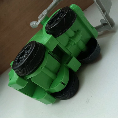 Hasbro Play Doh Trash Tossin' Rowdy used garbage truck toy
