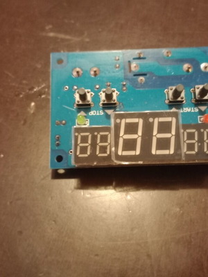 XH-W1401 Digital Temperature Controller like new, 12V DC