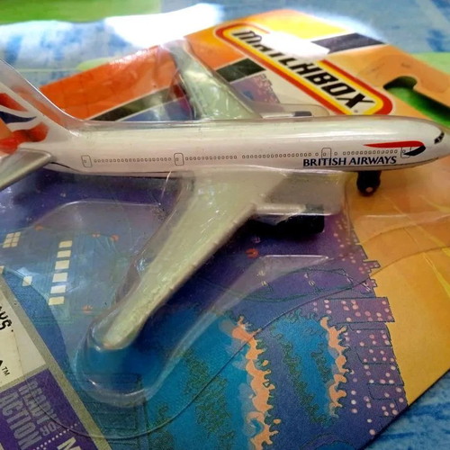 Matchbox 2006 Sky Busters British Airways Boeing 777-200 like new