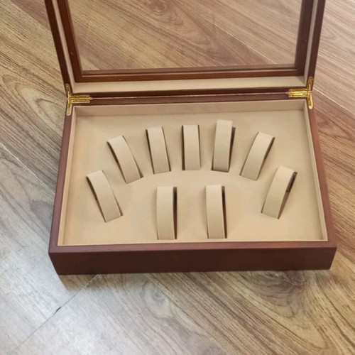 Wooden watch box for 10 watches like new