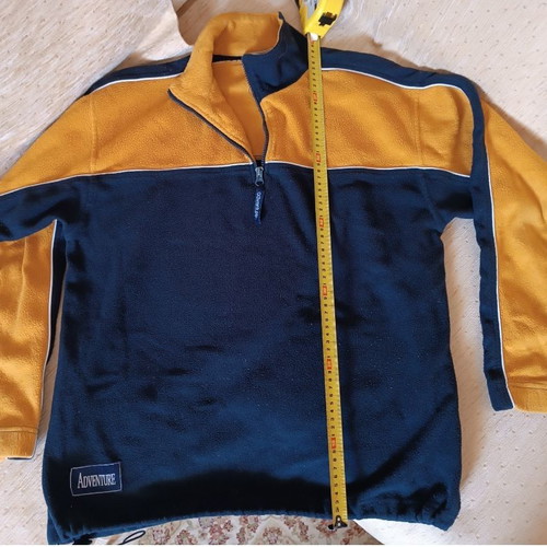 A Deep fleece sweatshirt, black and yellow, size M