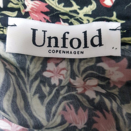 Unfold Copenhagen cape one size like new, viscose