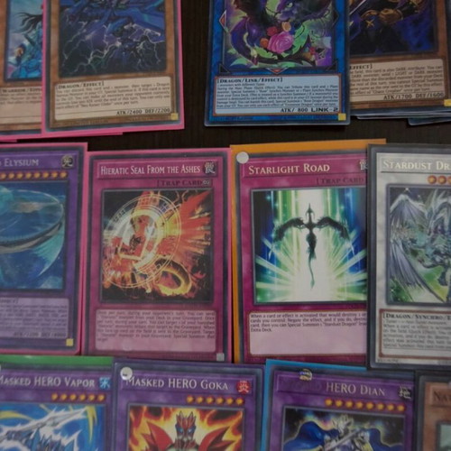 Yu-Gi-Oh! Lot of 100 Cards Like New with Sleeves