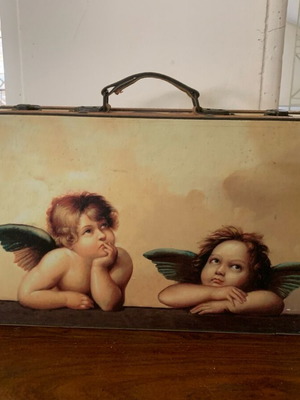 Vintage decorative suitcase like new 25x40