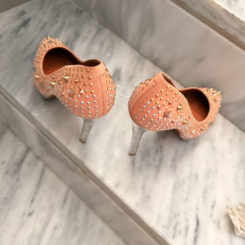 Carrano pumps size 38 like new, pink