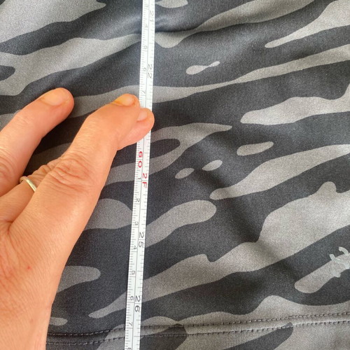 H&M sports top black and grey like new, size Large