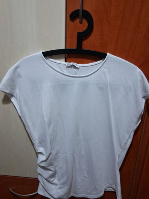 Zara t-shirt λευκό νούμερο Large σαν καινούργιο με 3/4 μανίκι και ζάρες στο πλάι