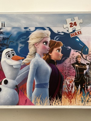 Trefl Maxi Frozen 2 puzzle, 24 large pieces