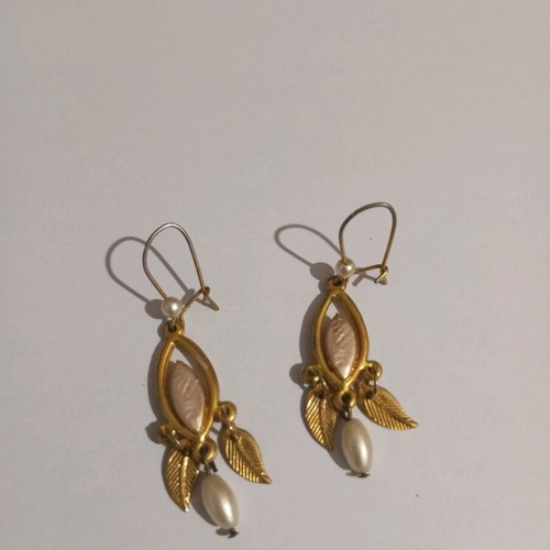 Dangling earrings with leaves new