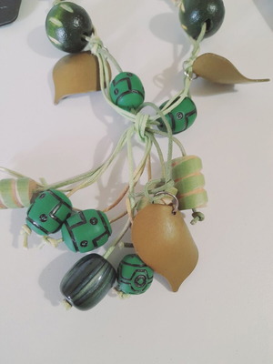 Wooden necklace new in warm green shades with adjustable length