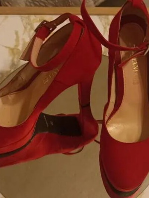 Stefania red suede pumps size 39 with ankle strap and double platform