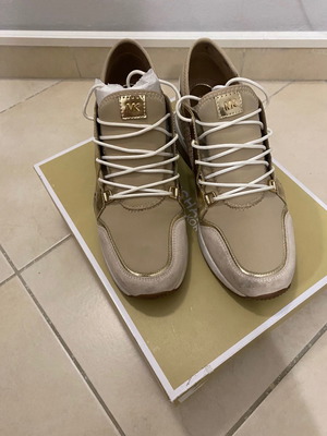Sneakers Michael Kors μεταχειρισμένα, μέγεθος 40, μπεζ