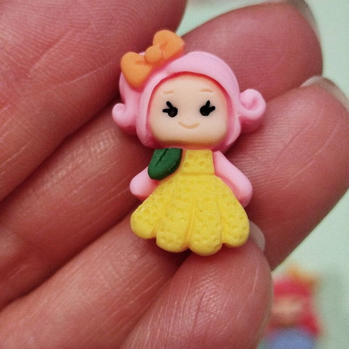 Decorative resin princesses, pack of 10 pieces