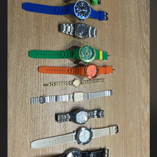 Wristwatches like new, in excellent condition