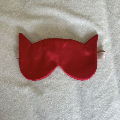 Red face mask for sleep and treatments