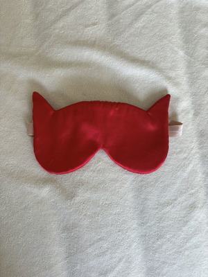 Red face mask for sleep and treatments