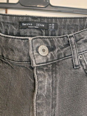 Bershka Denim gray jeans like new with decorative designs