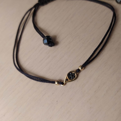 Tear bracelet used with black cord