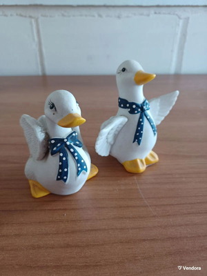 Ceramic duck figurines set of 2 like new