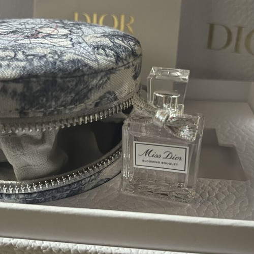 Dior Beauty Gift Set with Miss Dior Mini and Toile de Jouy Pouch