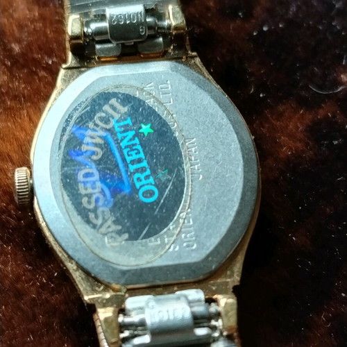 Orient Quartz ladies gold watch vintage like new