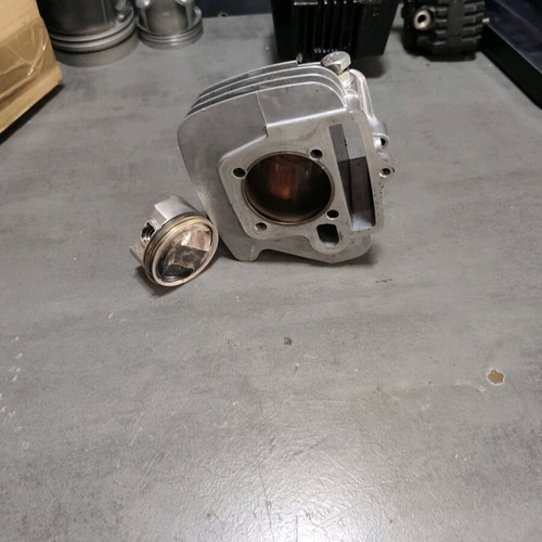 Cylinder piston 56mm red Leo used, six-valve cylinder