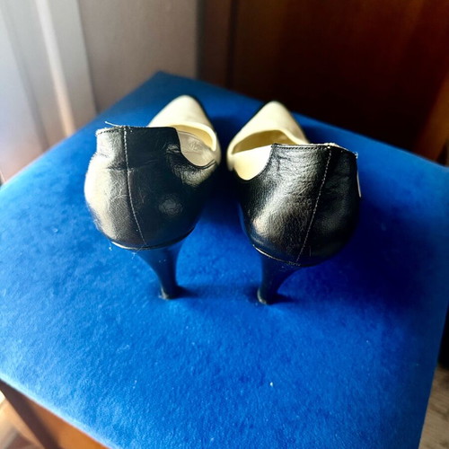 Ravel pumps used, black and white leather, size 38