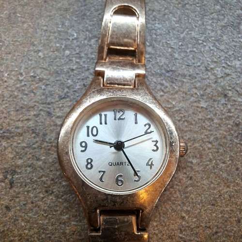 Women's quartz watch rose gold tone used