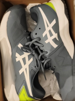 Asics Tiger Challenger 13 like new tennis shoes