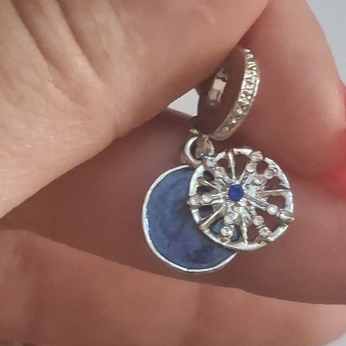 Charm for bracelets dangle with blue background, like new