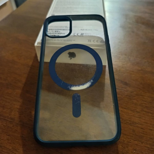 iPhone 11 64 GB like new with charger and case
