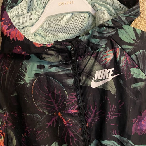 Nike floral windbreaker jacket with hood for girls, new