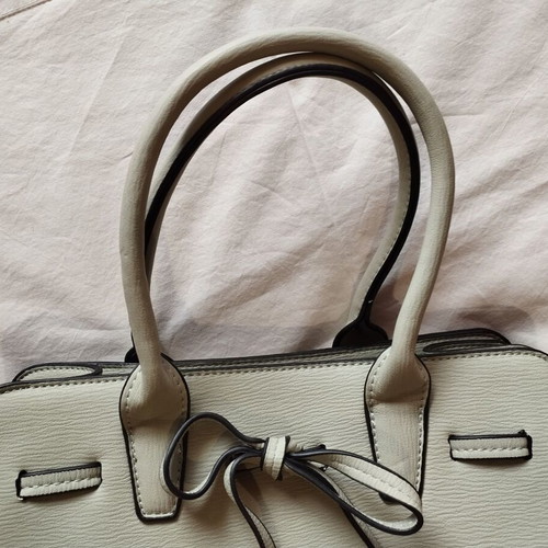 A To Z Greek shoulder bag new, pistachio color