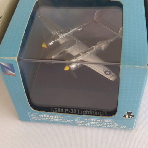 Toy airplanes 3 pieces like new, Sky Pilot Jet Liner F-35 P-38 Boeing 777