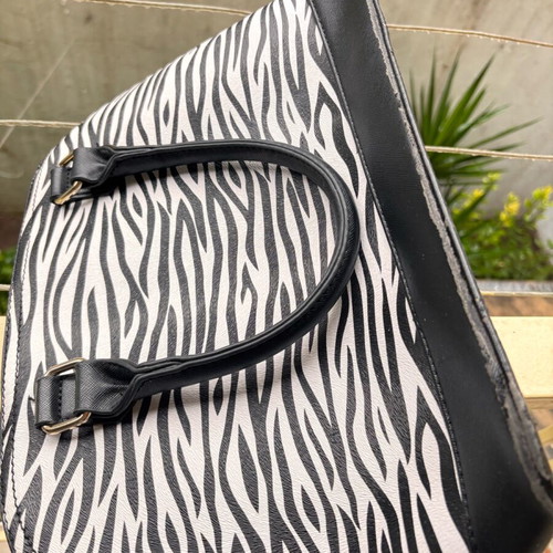 Women's handbag used, large capacity, black and white leopard print
