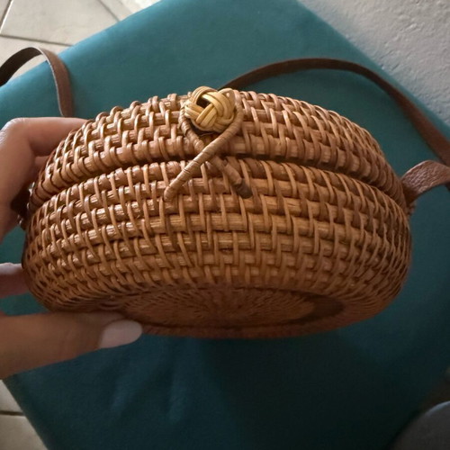 Straw crossbody bag like new