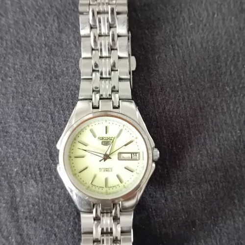 Seiko 5 Automatic Stainless Steel Luminous 21 Jewels Wristwatch like new, no glass