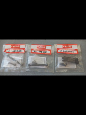 Ανταλλακτικά Ferrari Kyosho 1/8 καινούργια, σετ 3 τεμαχίων