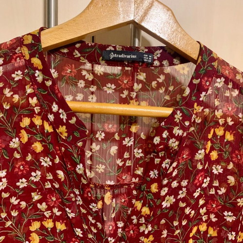 Stradivarius romantic shirt like new, burgundy with white buttons