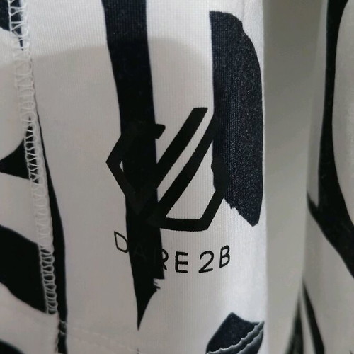 Dare 2b women's blouse like new, black and white, size S