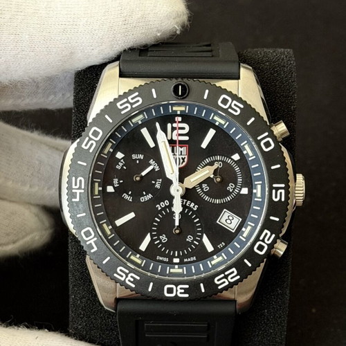 Luminox Pacific Diver Chronograph XS.3143 like new, black and blue
