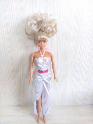 Steffi Love doll from the 90s with bendable rubber knees